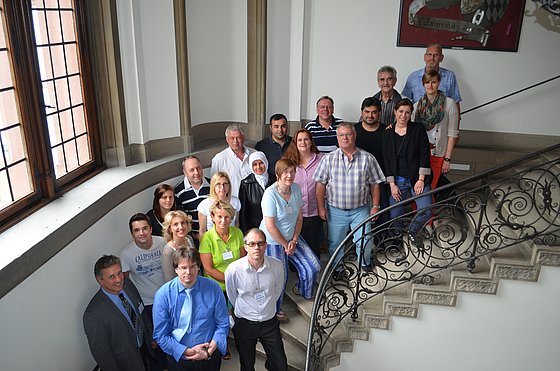 Gruppenfoto in Hausflur